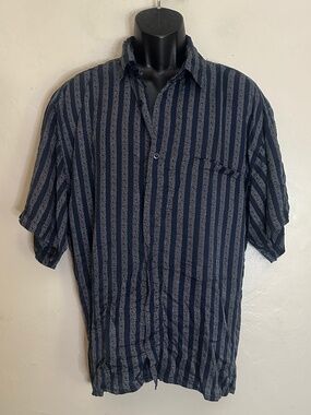 Addiction Silk Short Sleeve Shirt Large Gently worn 100% silk 24" armpits